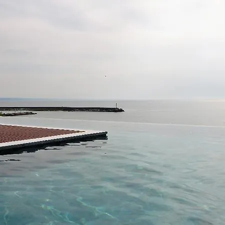Grifid Encanto Hotel Warna