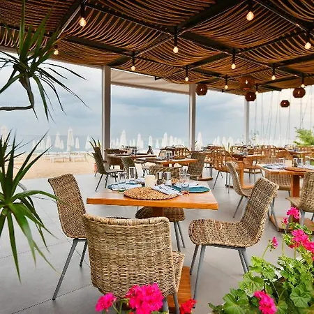 Grifid Encanto Hotel Warna